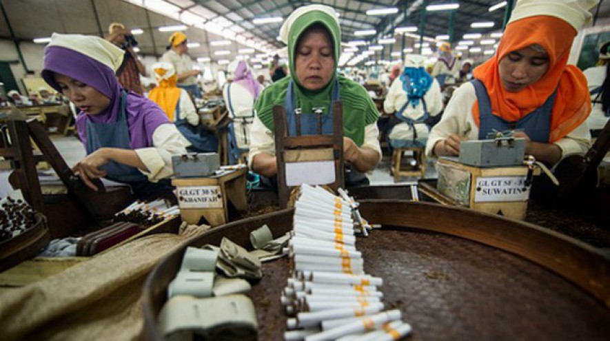 Ilustrasi industri rokok. (Juni Kriswanto/AFP)