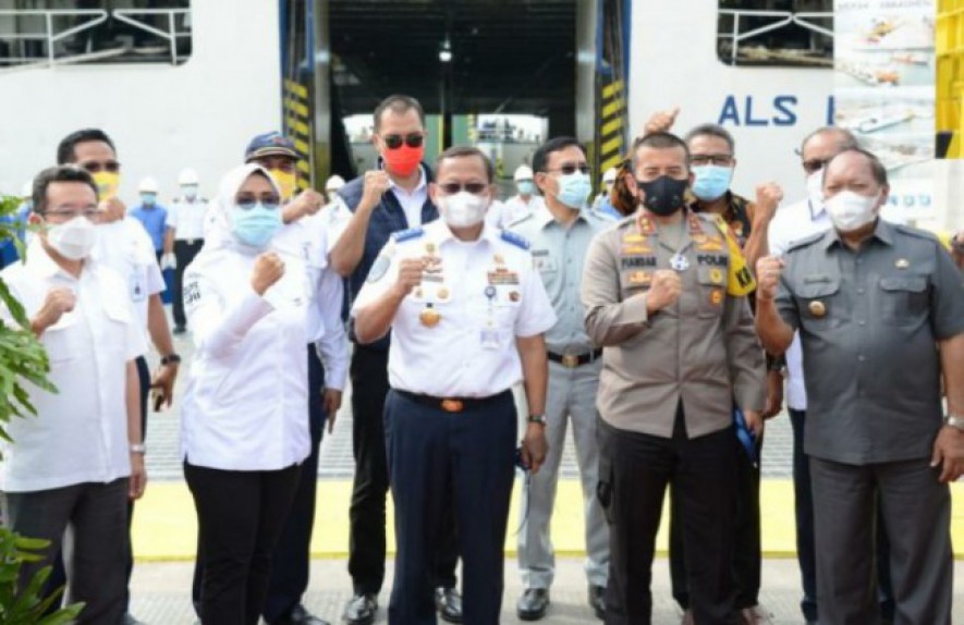 Pembangunan Proyek Dermaga IV Pelabuhan Merak ? Bakauheni (Photo by BUMN)