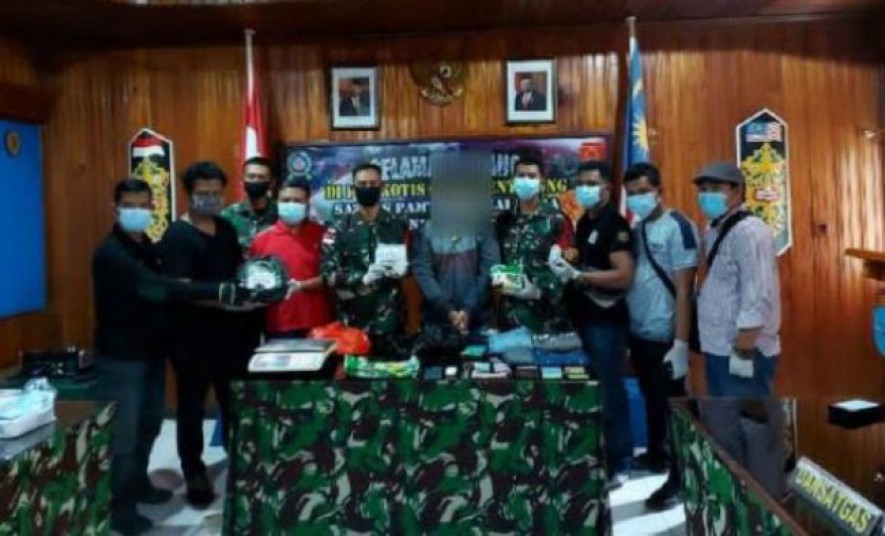  Pelaku Penyelundupan Narkoba Diamnkan Satgas Perbatasan Yonif 642 Kapuas