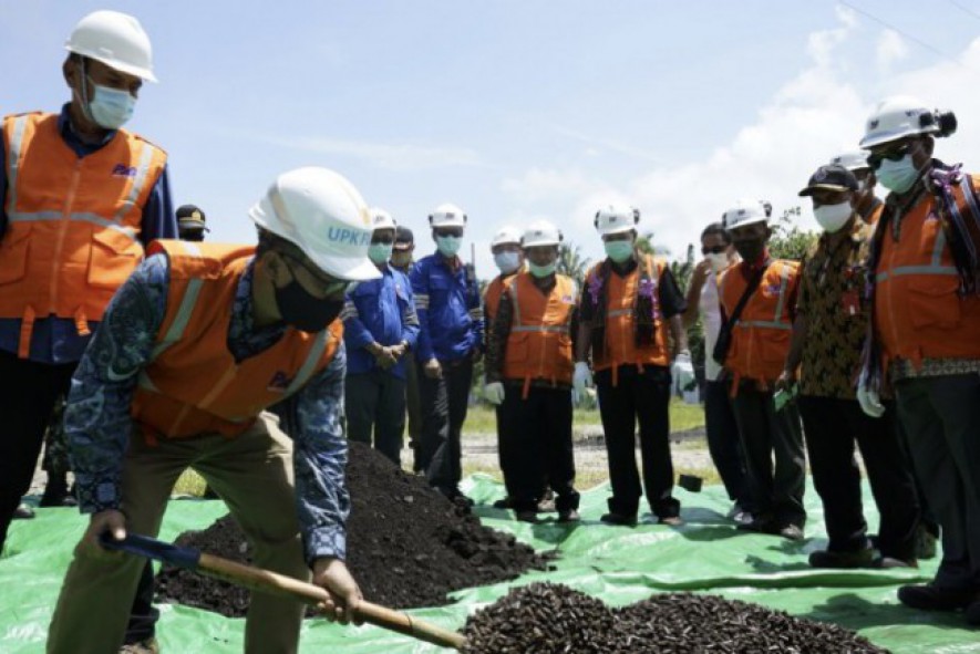 Peluncuran Program Teknologi Olah Sampah di Sumbernya (TOSS) Ende dalam Uji Reliability Run Cofiring pada Pembangkit Listrik Tenaga Uap (PLTU) (Photo by BUMN)