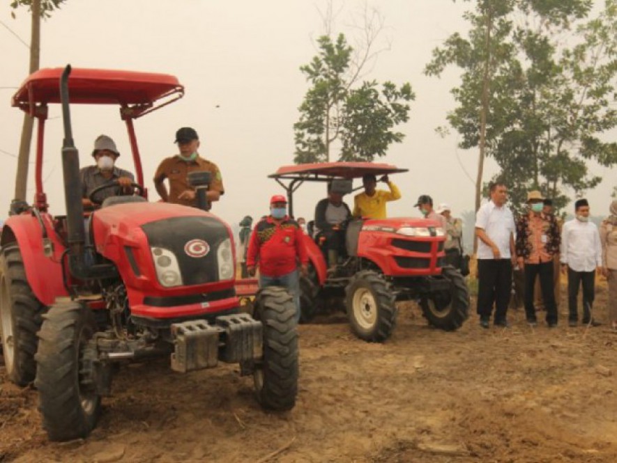 Alat mesin pertanian yang diberikan Kementan