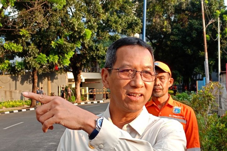 Acting Governor of Jakarta, Heru Budi Hartono, in East Kuningan, Jakarta, on Monday (June 12, 2023). (ANTARA/Siti Nurhaliza)