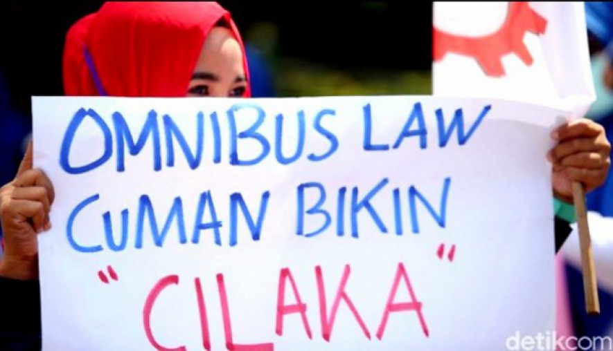  Demo Buruh Tolak RUU Omnibus Law (foto Detik.com)